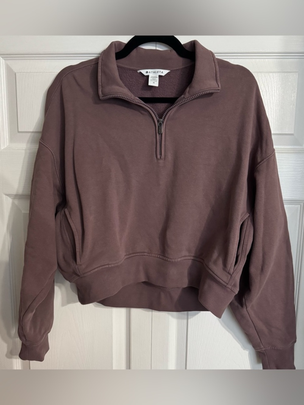 Athleta Smoky Rose Forever
Fleece 1/2 Zip crop Sweatshirt pullover medium